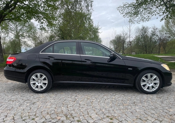 Mercedes-Benz Klasa E cena 52400 przebieg: 175000, rok produkcji 2012 z Kielce małe 436